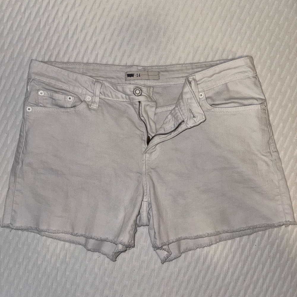 ✅Levi's White Jean Shorts with Cuffed Hem